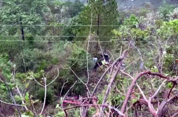 भारतको उत्तराखण्डमा तीर्थयात्री बोकेको बस दुर्घटना, २५ जनाको मृत्यु